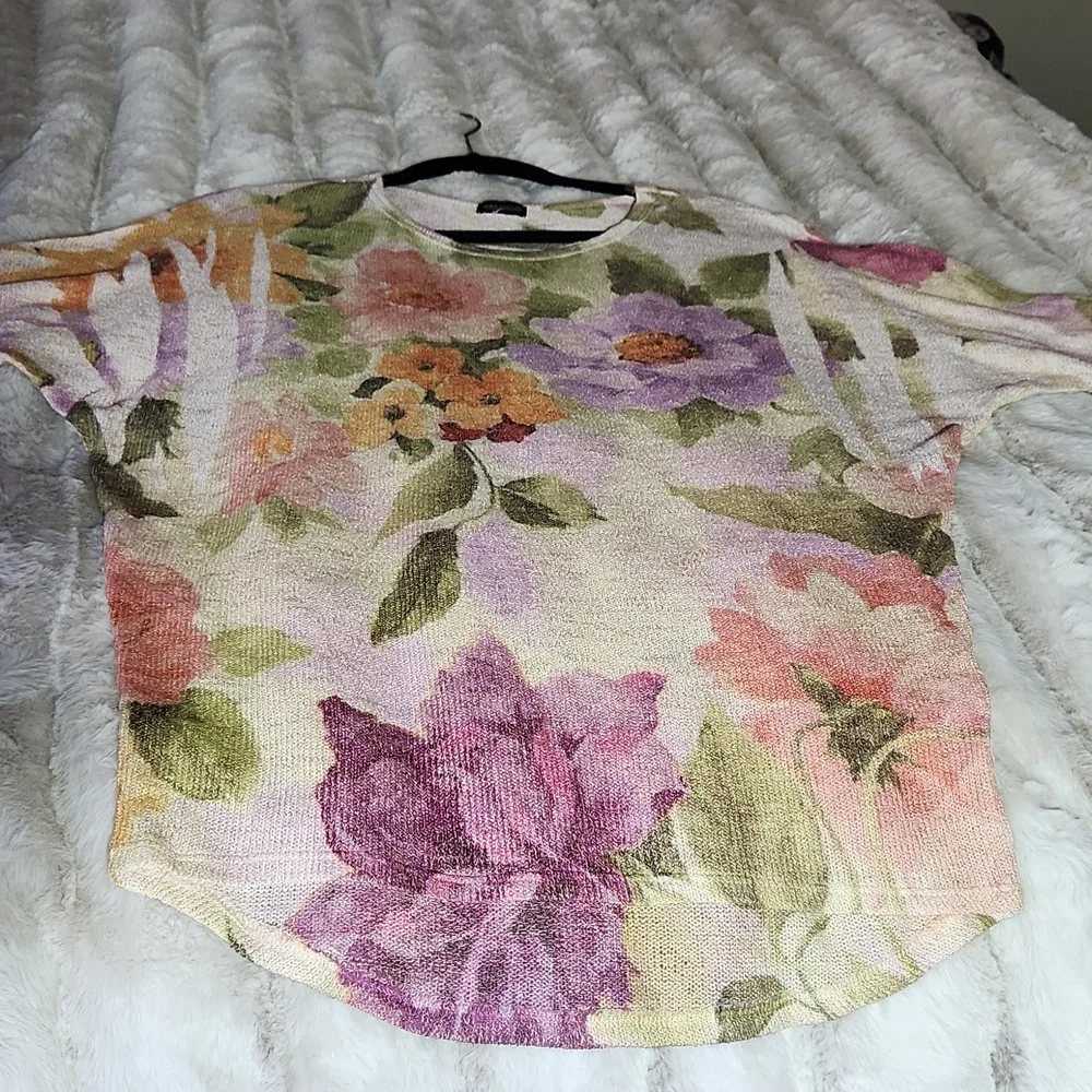 Spring sweater - Picture 1 of 7